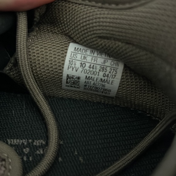 Men’s Tan Adidas Sneakers - Picture 4 of 5